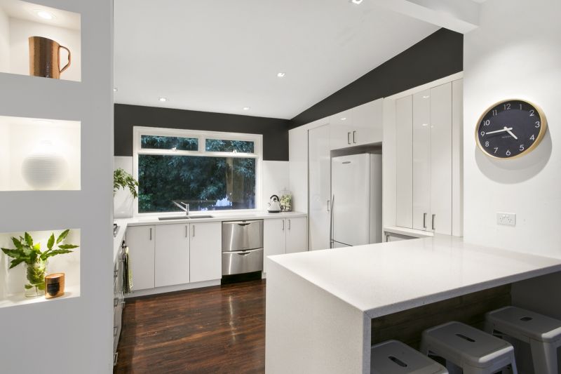 21 Cuthbertson Drive Ocean Grove VIC, Ocean Grove - Thumbnail 8