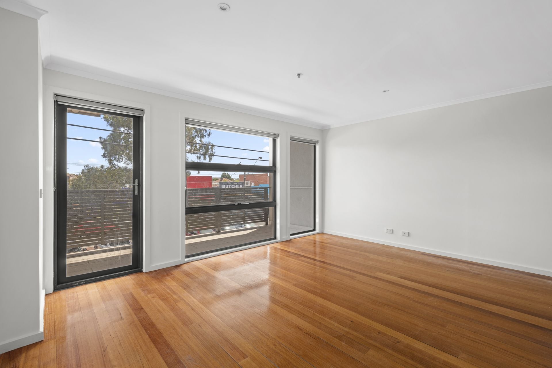 AFFORDABLE START - 
STUDENT ACCOMODATION