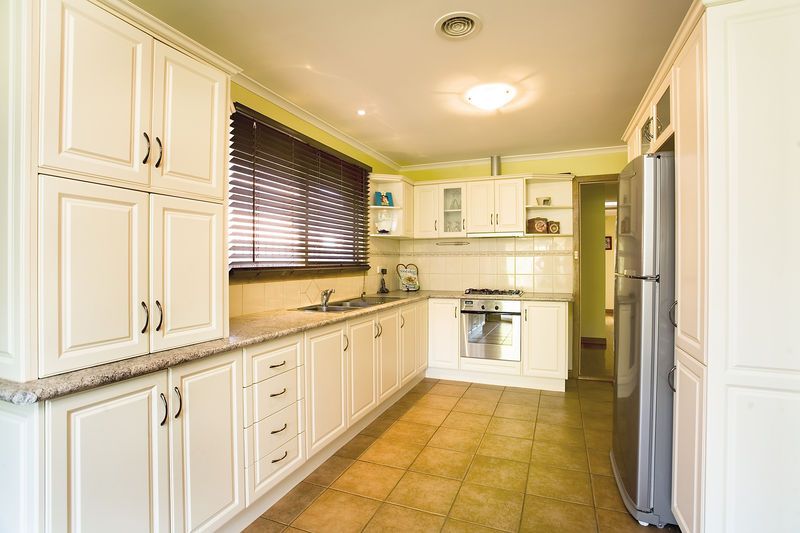 24 Roach Drive, Altona Meadows - Thumbnail 4