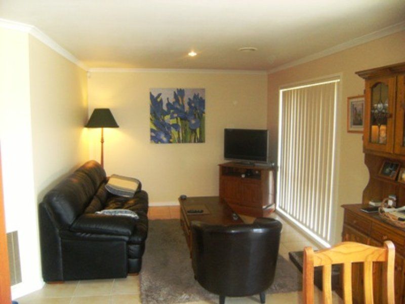 4 Woodbridge Place, Burnside - Thumbnail 4