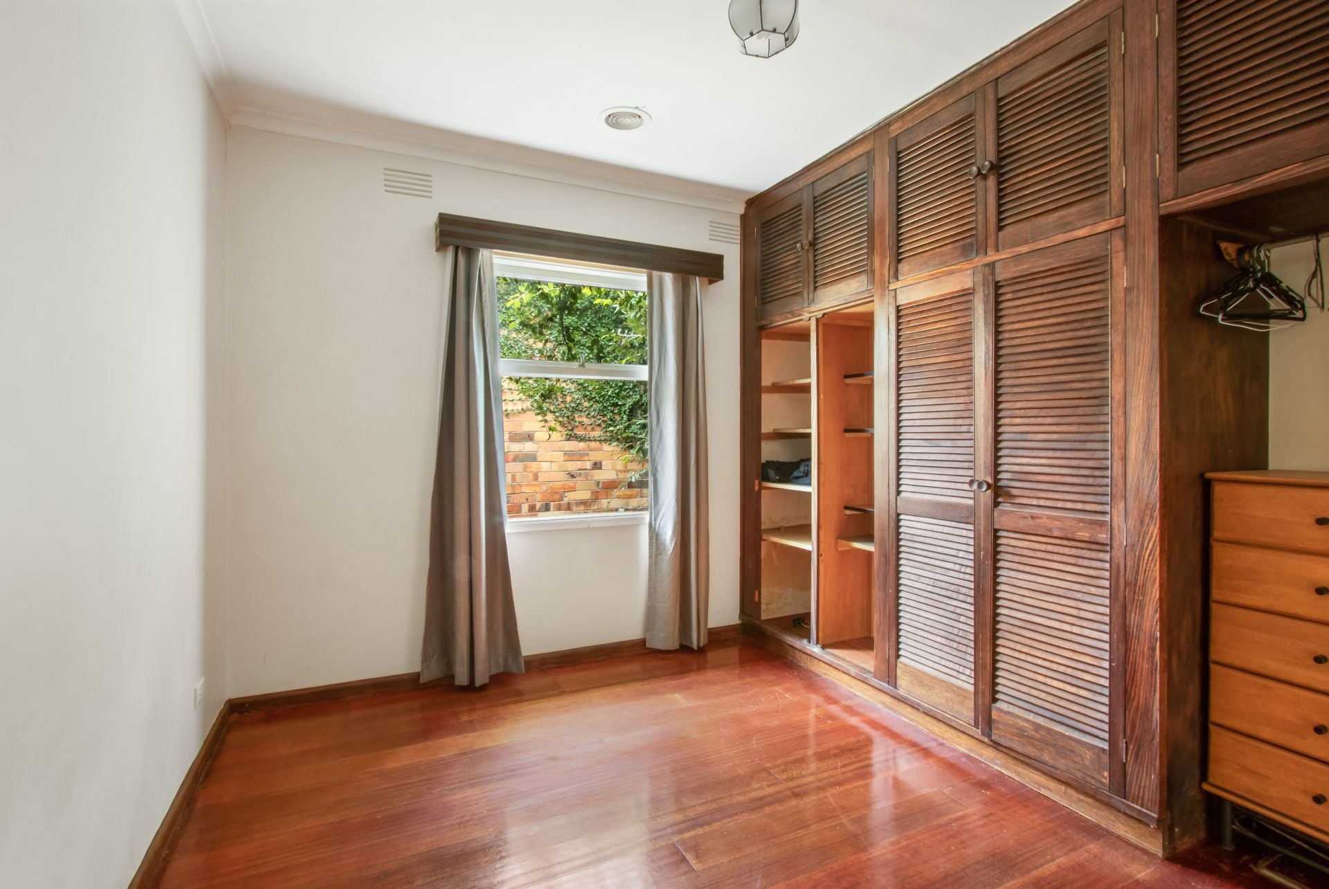 ONE WEEKS FREE RENT!!