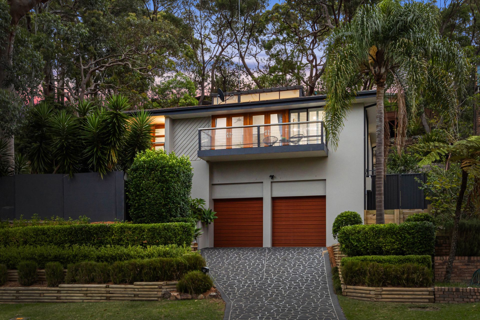 10 Warrangarree Drive, Woronora Heights NSW 2233