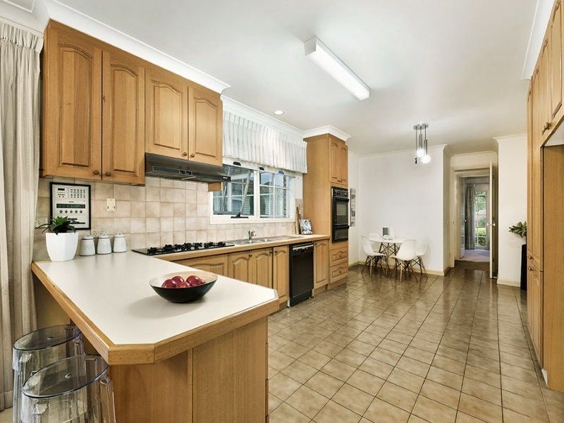 1/12 Omar Street, Caulfield South