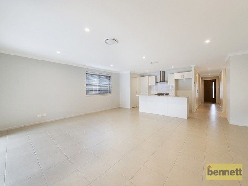 13 Sugarloaf Crescent, Colebee - Thumbnail 6