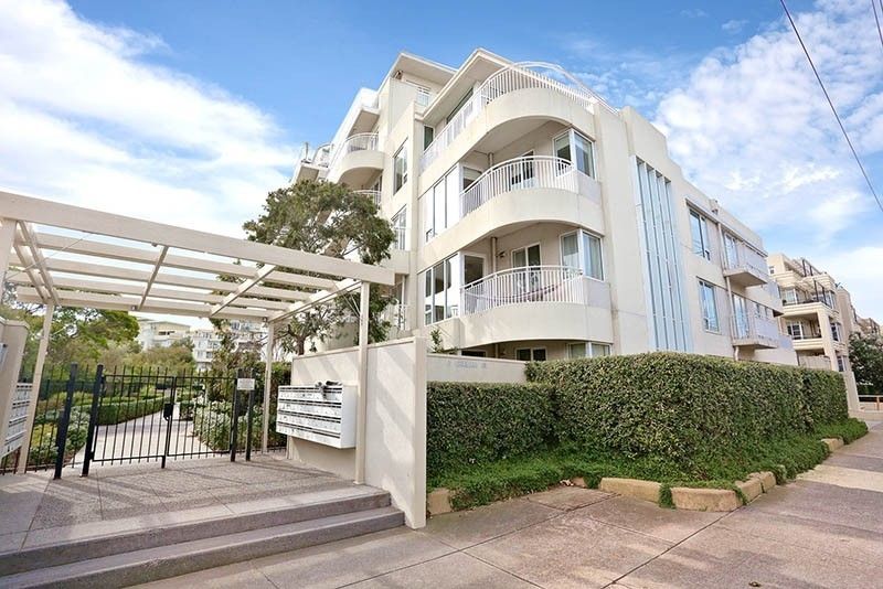 Perfectly Positioned In The Highly Sought Park Complex