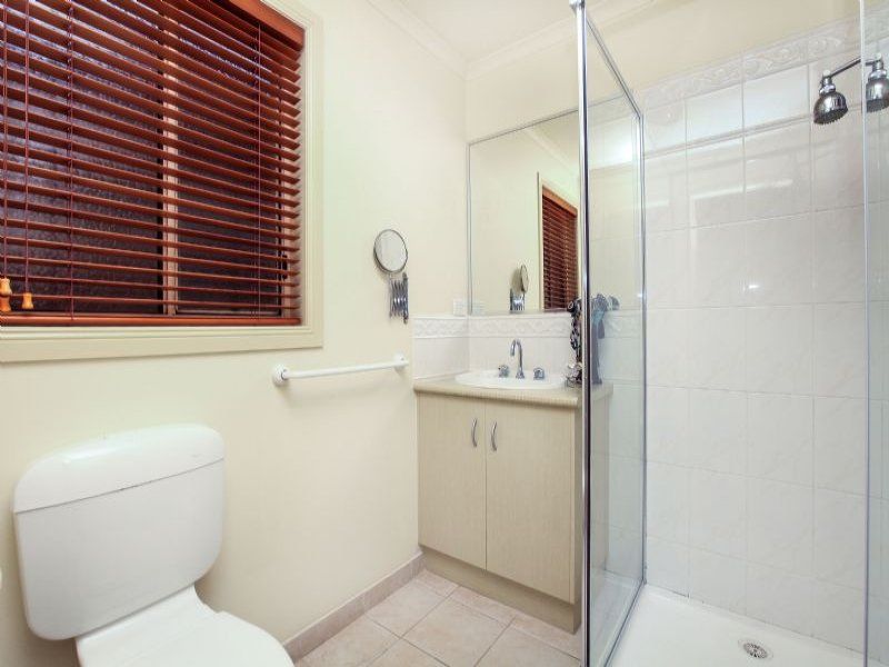 16 Naracoorte Drive, Caroline Springs - Thumbnail 8