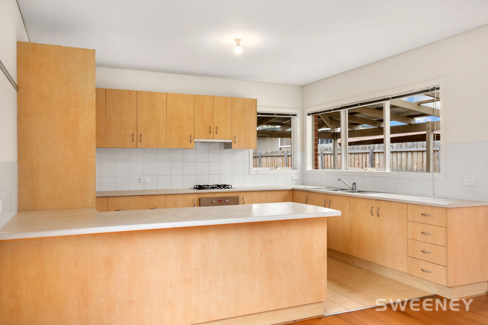 1 Oakes Court, Altona Meadows - Thumbnail 3