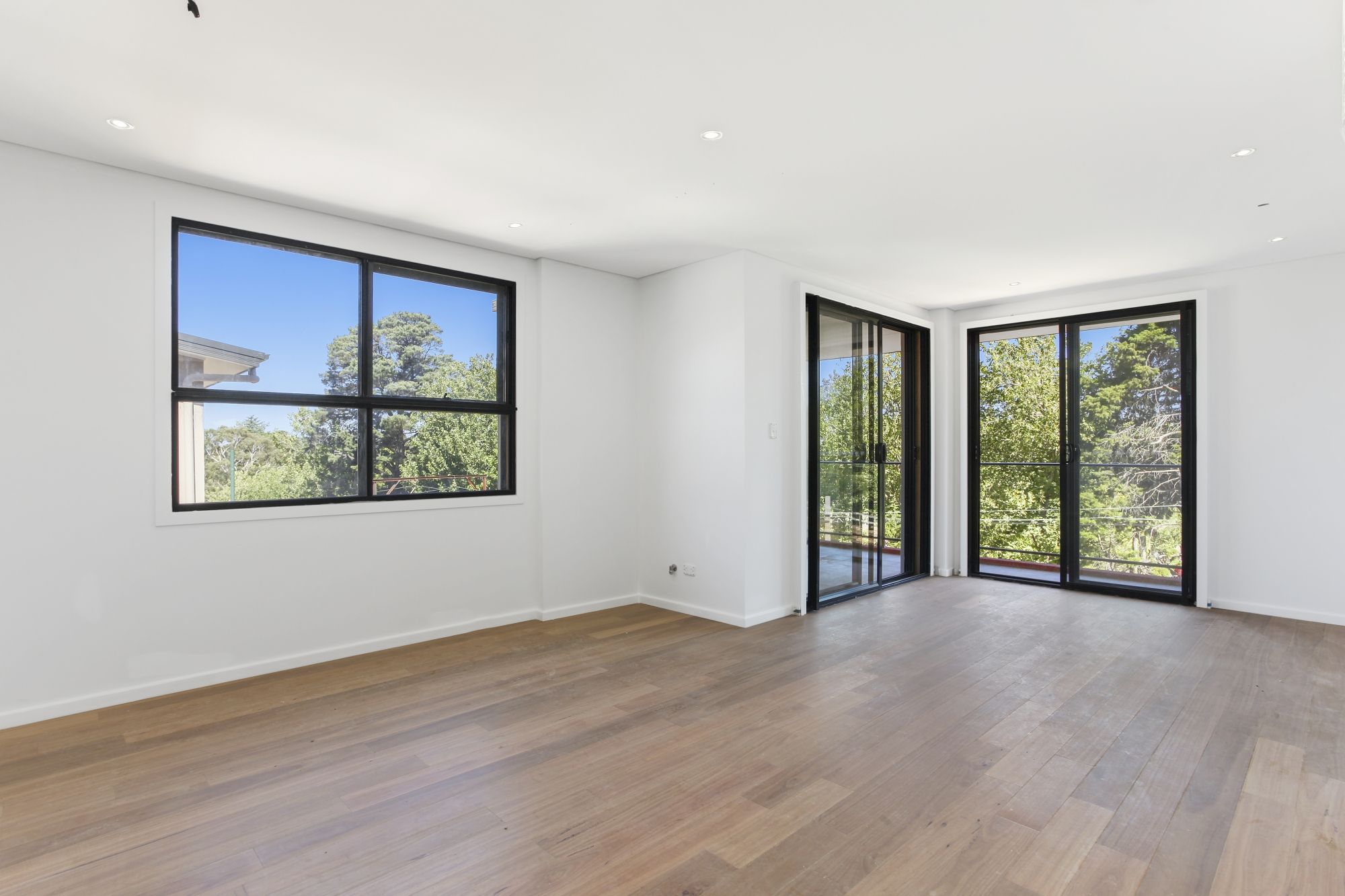 Real Estate For Sale 8 Great Western Highway Leura Nsw