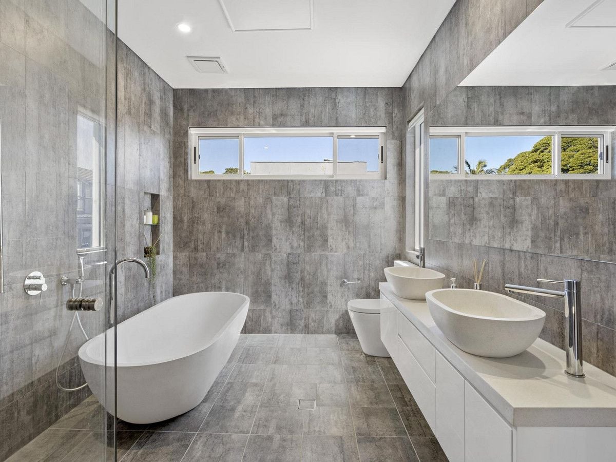 18 Neeworra Road Northbridge 2063