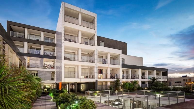 TRAM, SHOPS AND TRENDY LIVING
