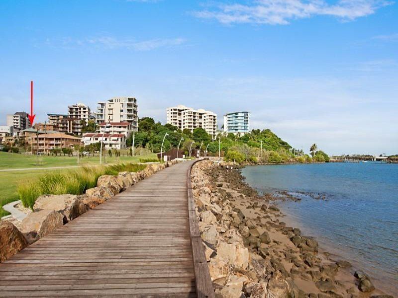 2/28 Hill Street Point Danger Lodge' RAINBOW BAY QLD, Point Danger Lodge' Rainbow Bay - Thumbnail 2