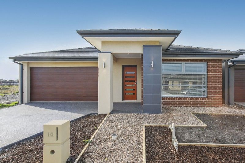 10 Colson Way, Berwick VIC