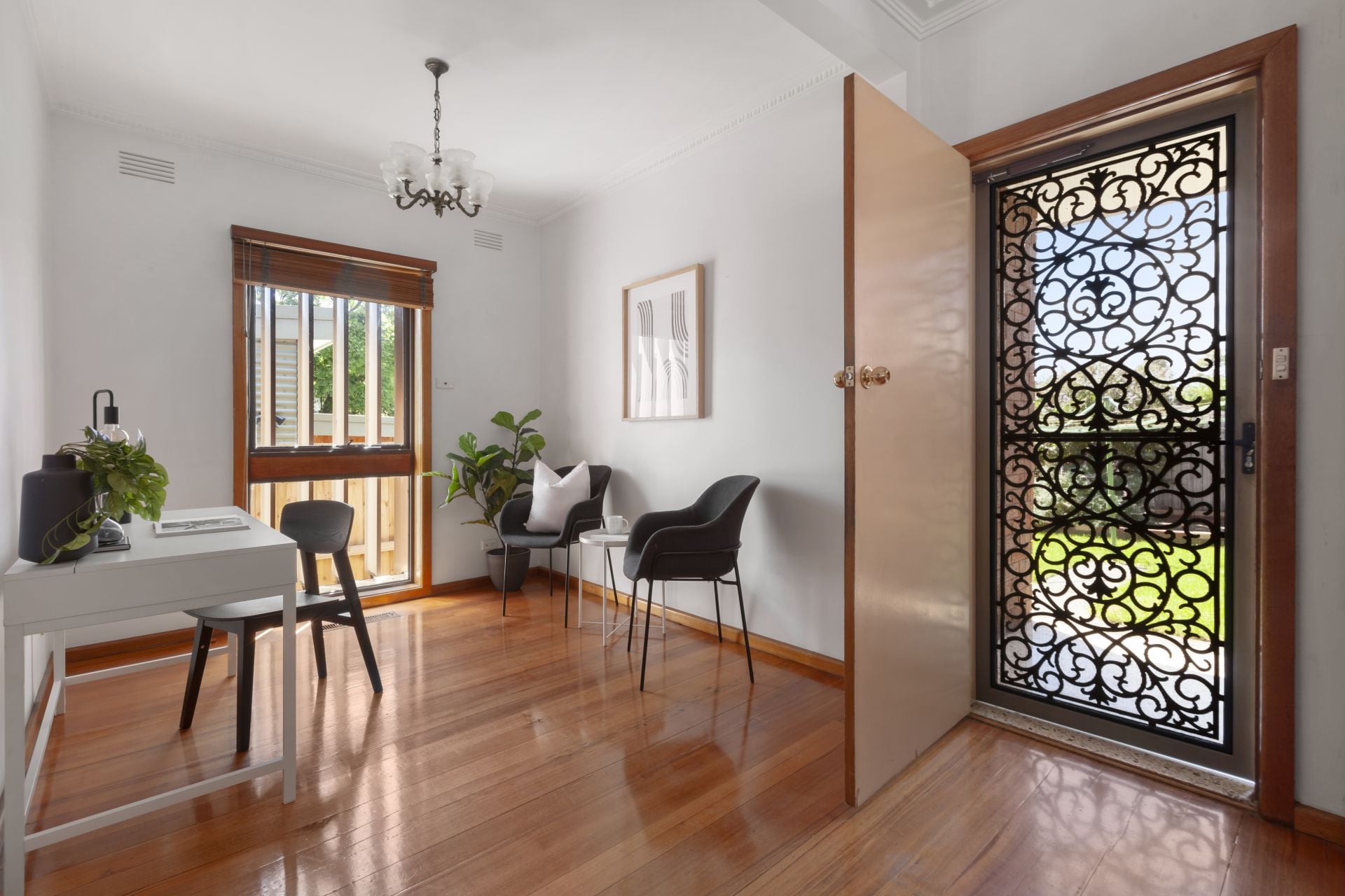 Spacious Three-Bedroom Haven: Comfortable Living in Prime Location