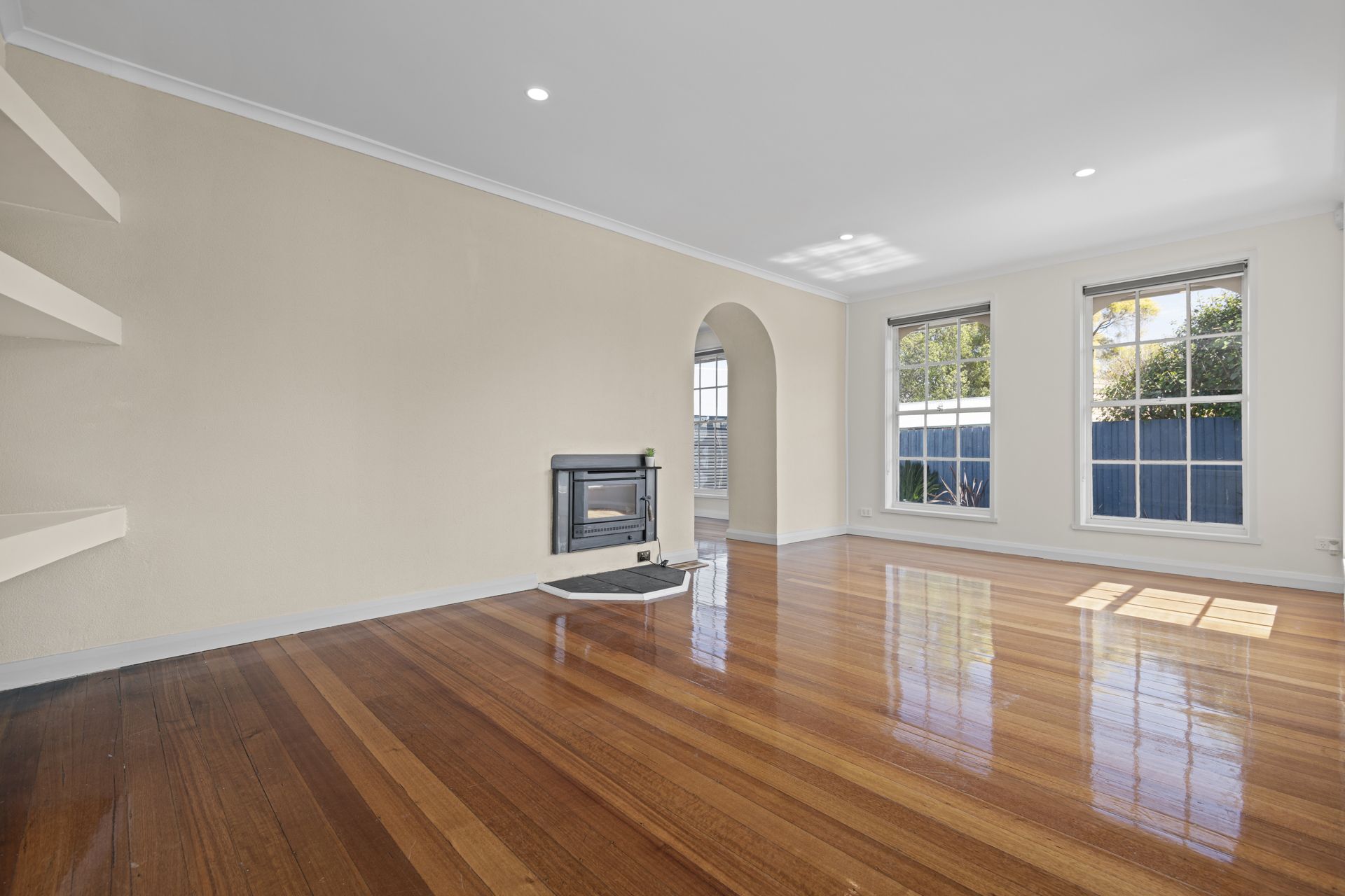 MODERN APPEAL - GREAT LOCATION