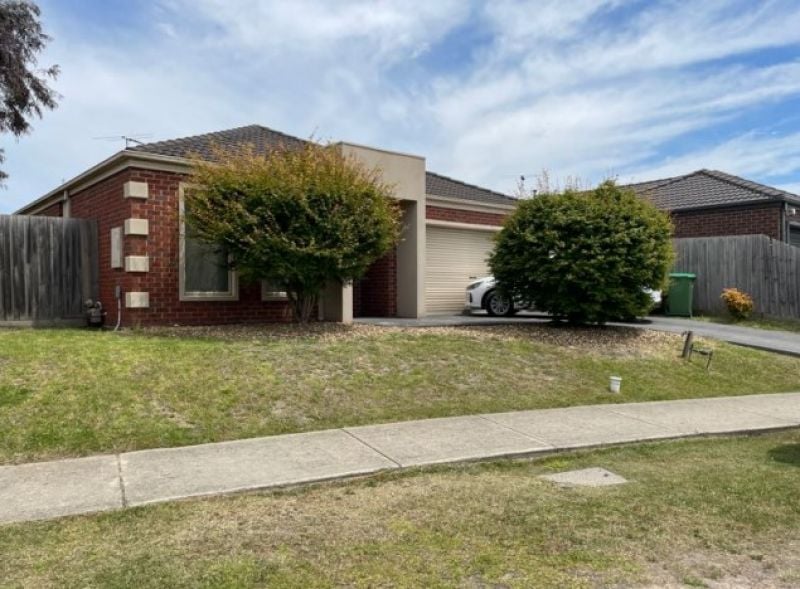 12 Sandalwood Drive, Pakenham VIC