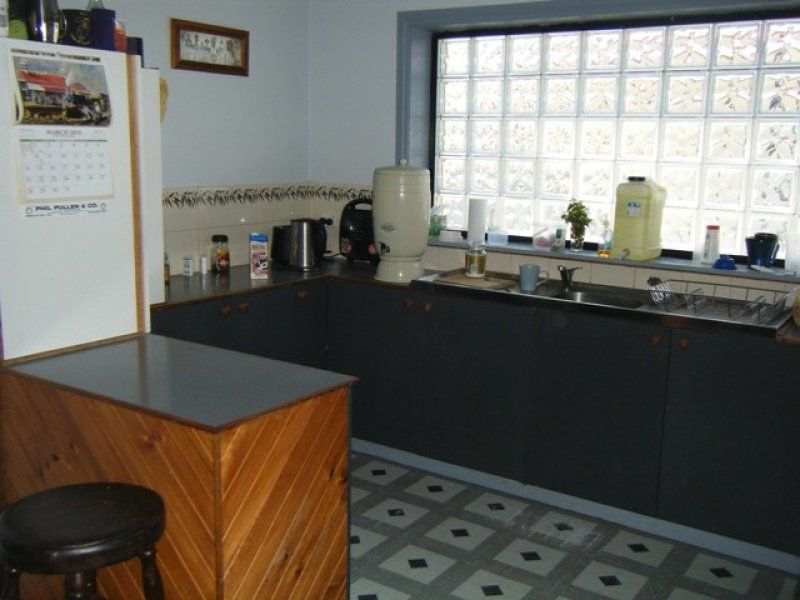 21 Meylin Street PORT MACDONNELL SA, Port Macdonnell - Thumbnail 4