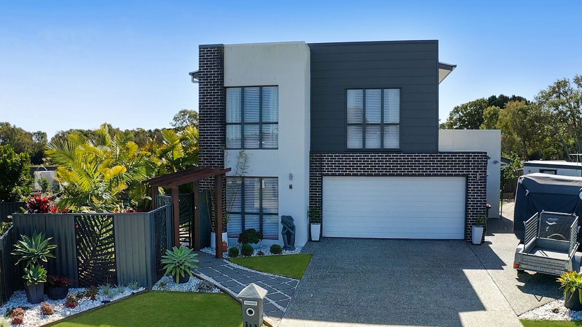 7 Gwyn Court Beachmere QLD, Beachmere - Image 1