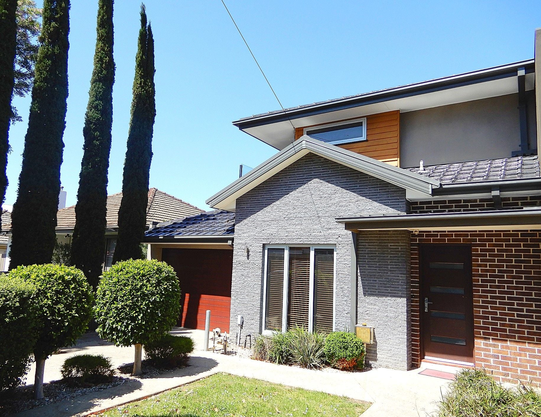 A Stunning townhouse in a Central Location!