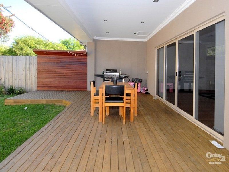 7 Parkside Crescent, Seaholme - Thumbnail 4