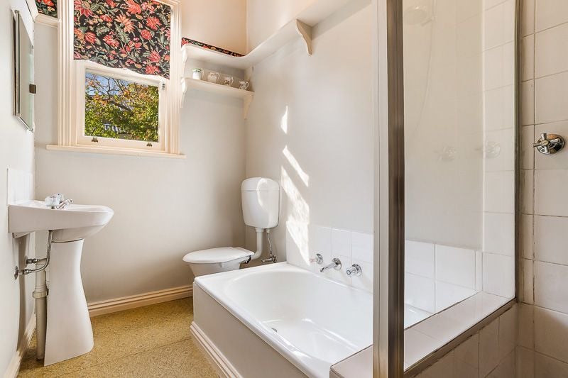 Edwardian Charm In Ivanhoe