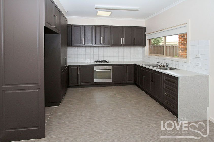 IMMACULATE TOWNHOUSE