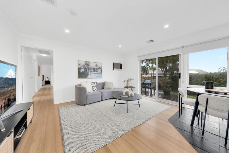 8 Nevern Court, Mill Park