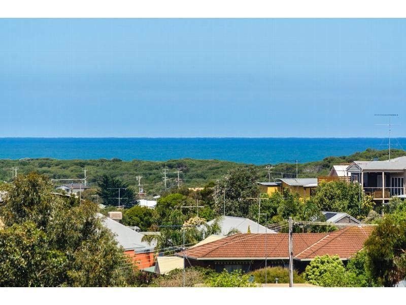 18 Barramundi Crescent OCEAN GROVE VIC, Ocean Grove - Thumbnail 4