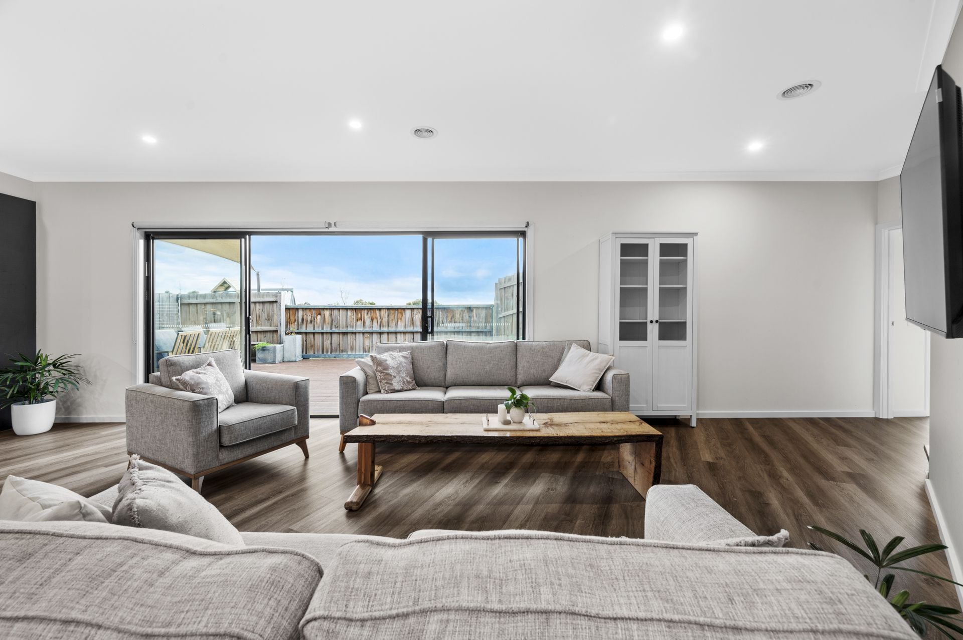 Architecturally Designed Townhouse: Modern and Elegant