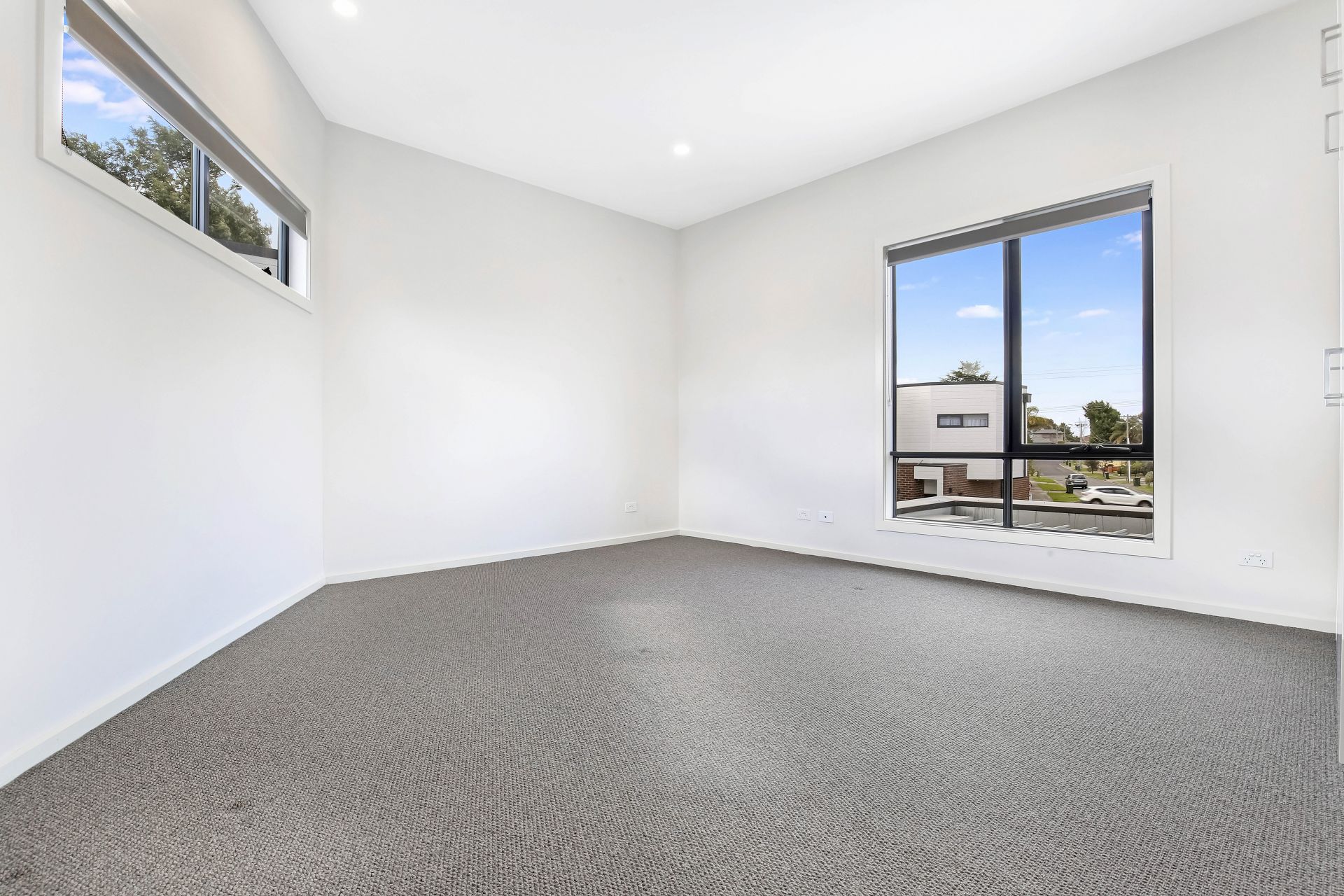 Lovely Townhouse in Convenient Location!