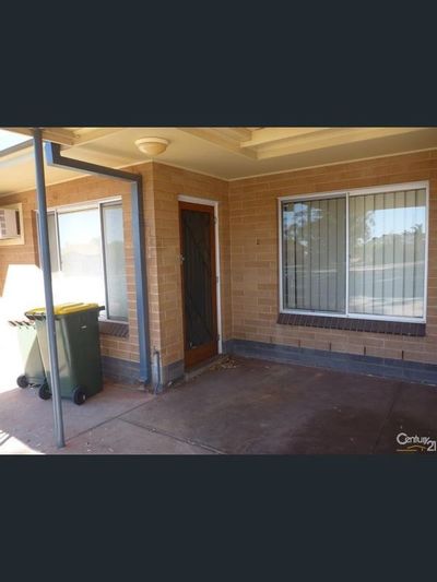 Location Location Location Stunning Beachside Unit