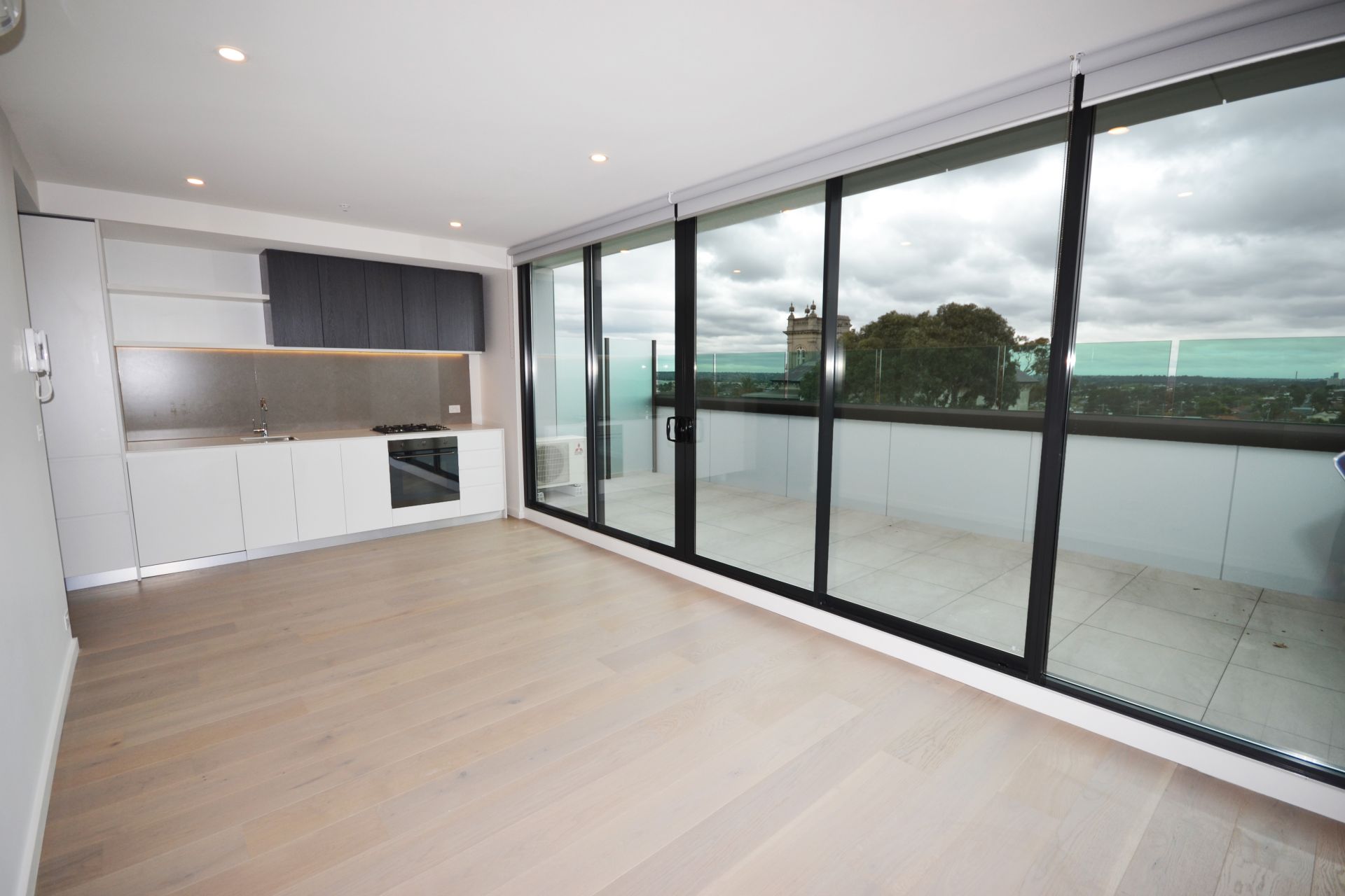 PRIME PRESTON LIVING WITH UNINTERRUPTED CITY VIEWS