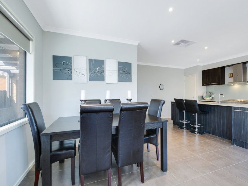24 Falkirk Drive MERNDA, Mernda - Thumbnail 7