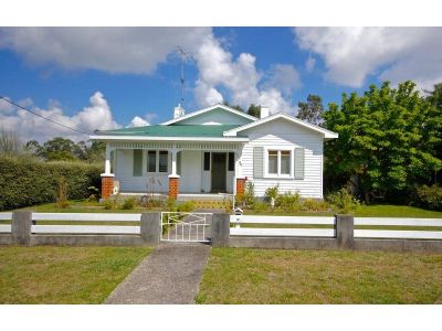 3
 
 
 
  
 
 
 1
 
 
 
  
 
 
 2
 
 
 
 
 
 
 
 30 Bradshaw Street, LATROBE TAS 7307, Latrobe - Thumbnail 2