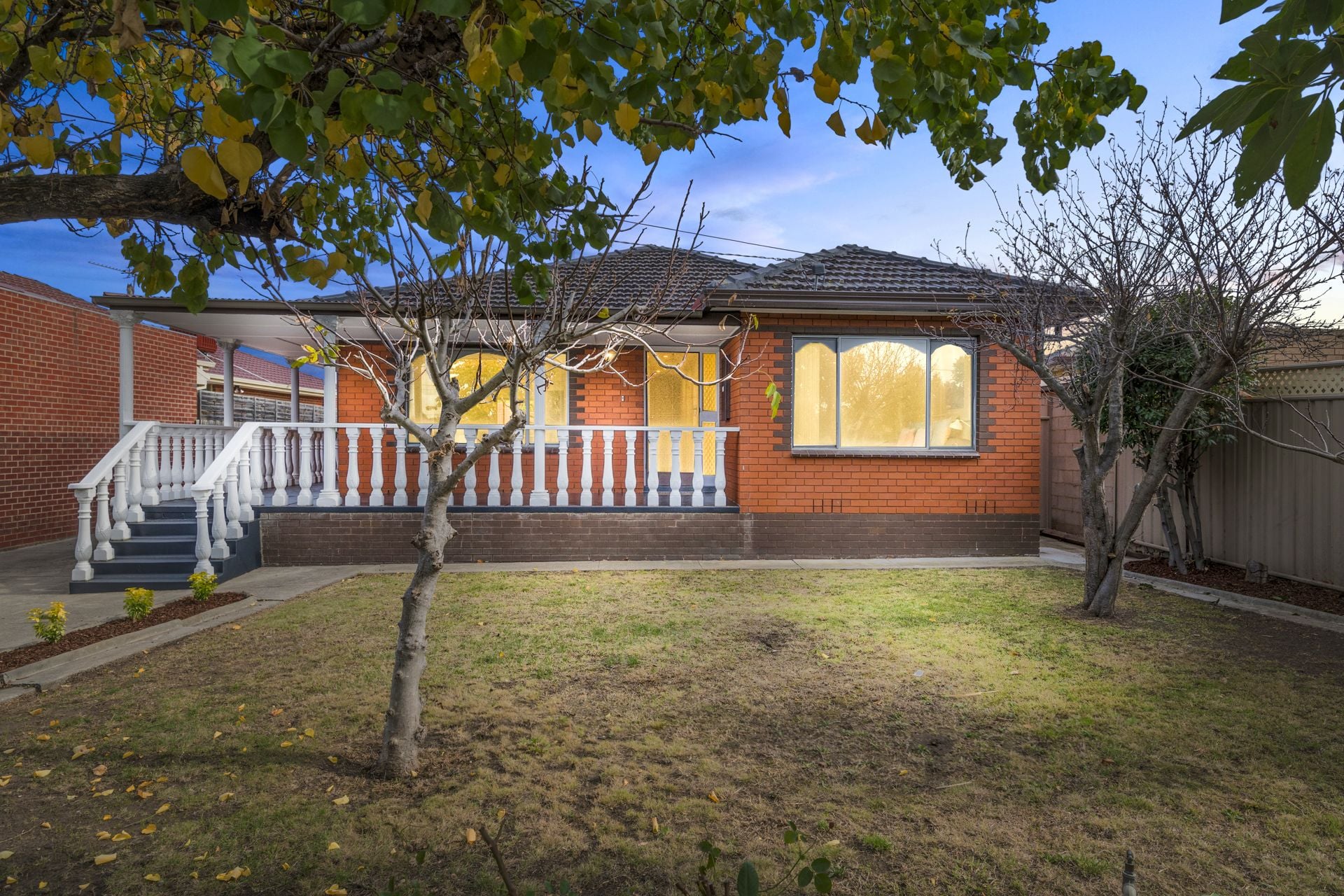 PERFECT FAMILY HOME - APPROX 635m2 LAND
