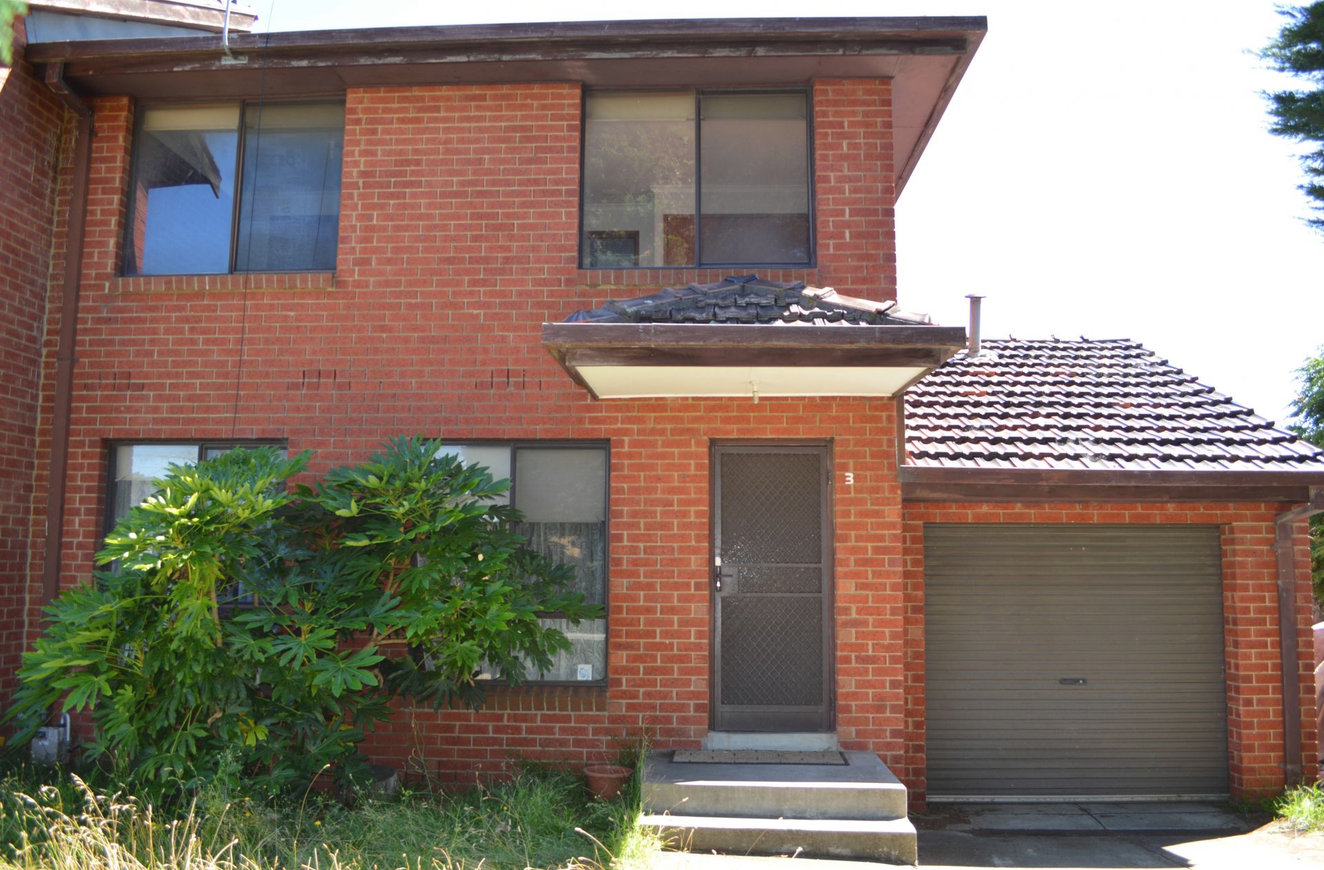 SUPERB LOCATION  *Insp  Wed 01st Mar @ 5:00pm & Sat 4th Mar @ 11:20am*