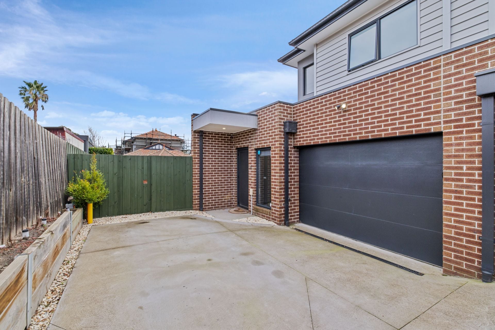 Modern Townhouse in Prime Reservoir Location