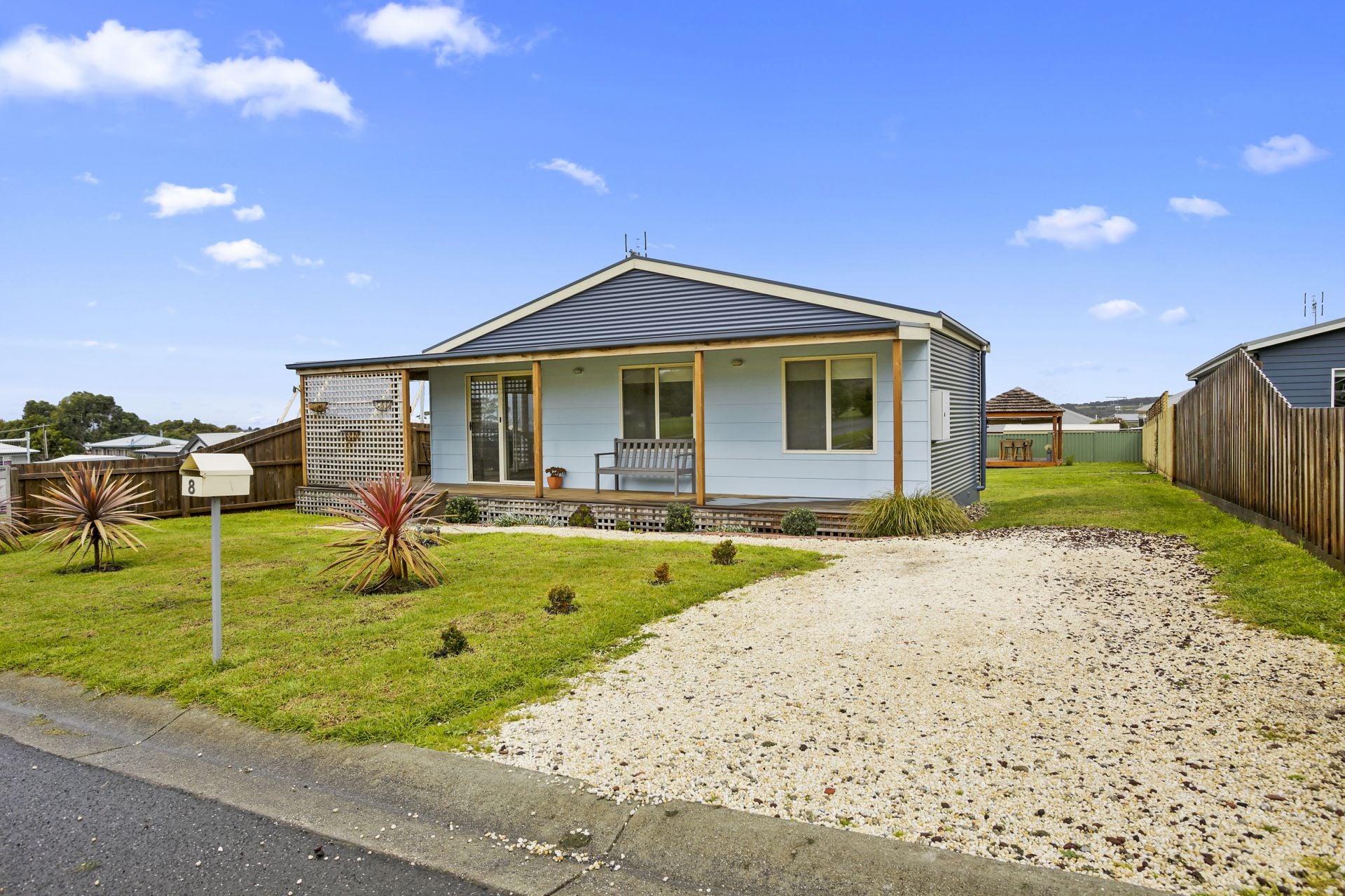8 Nova Court, Apollo Bay - Thumbnail 2