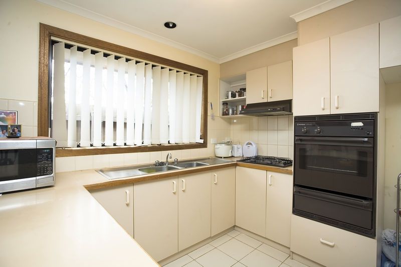 2 Hyde Court, Altona Meadows - Thumbnail 3