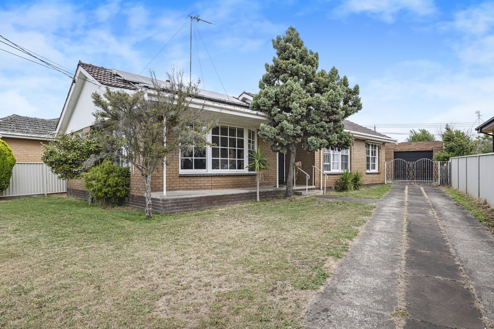 15 Elizabeth  Street, Wendouree, Wendouree - Thumbnail 3