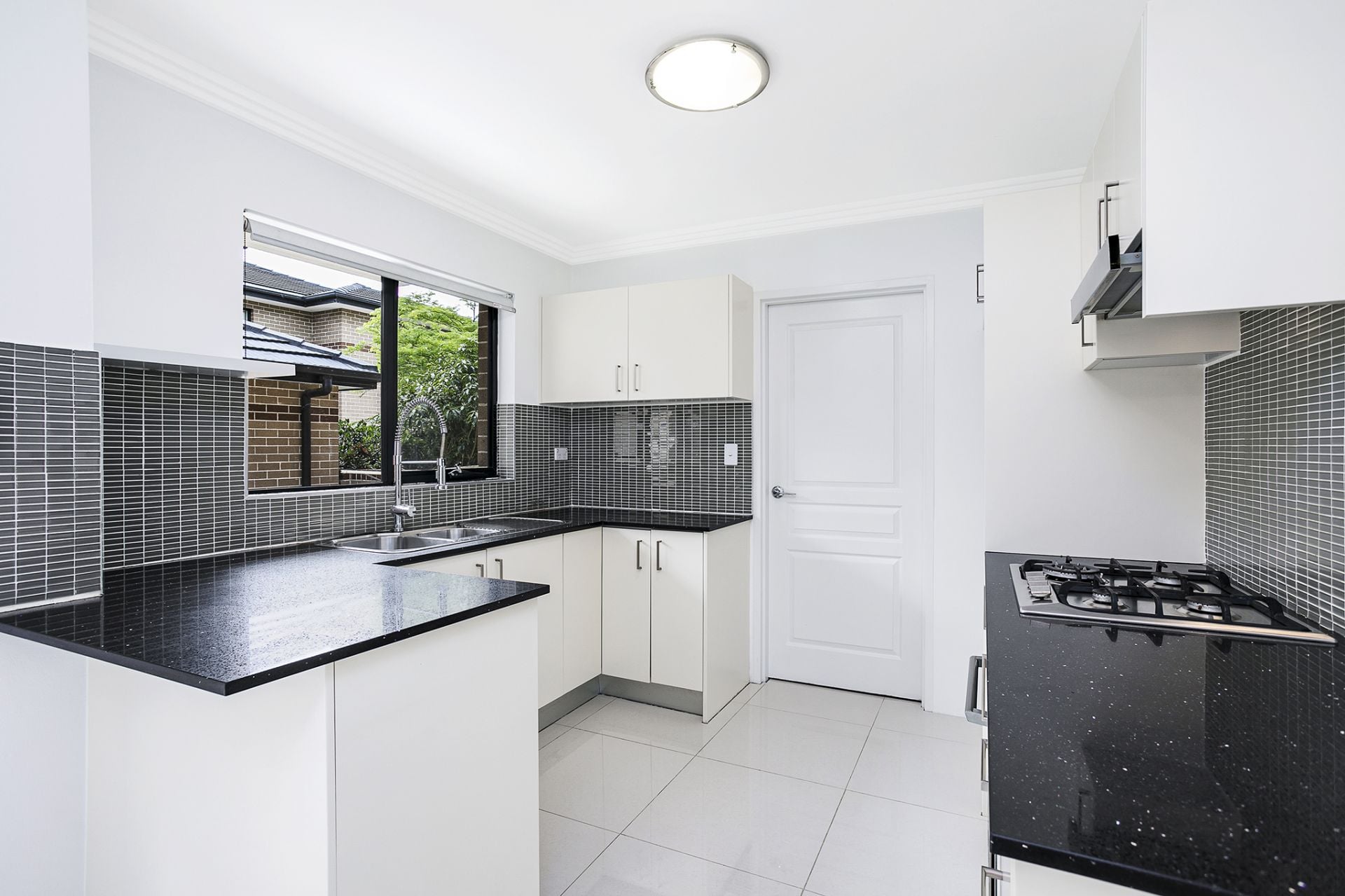 1/13-17 Durbar Avenue Kirrawee NSW, Kirrawee - Thumbnail 2