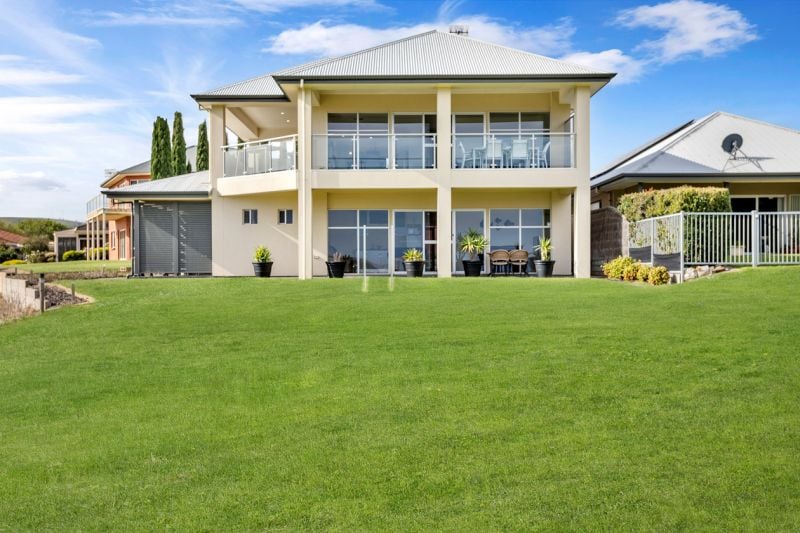 5A Sarah Court, MCCRACKEN MichaelKris Real Estate