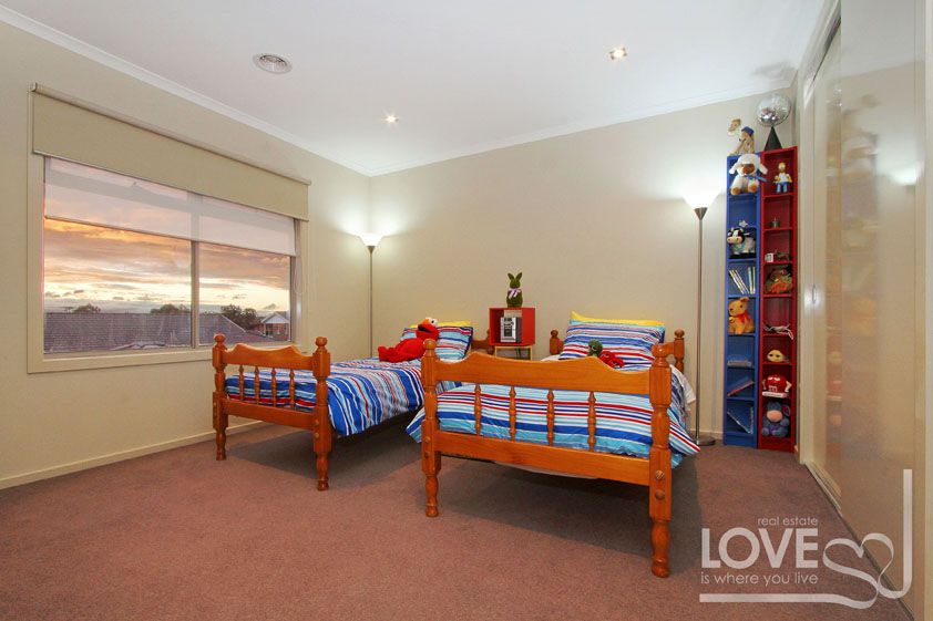Luxurious, Spacious And Opposite The Park!