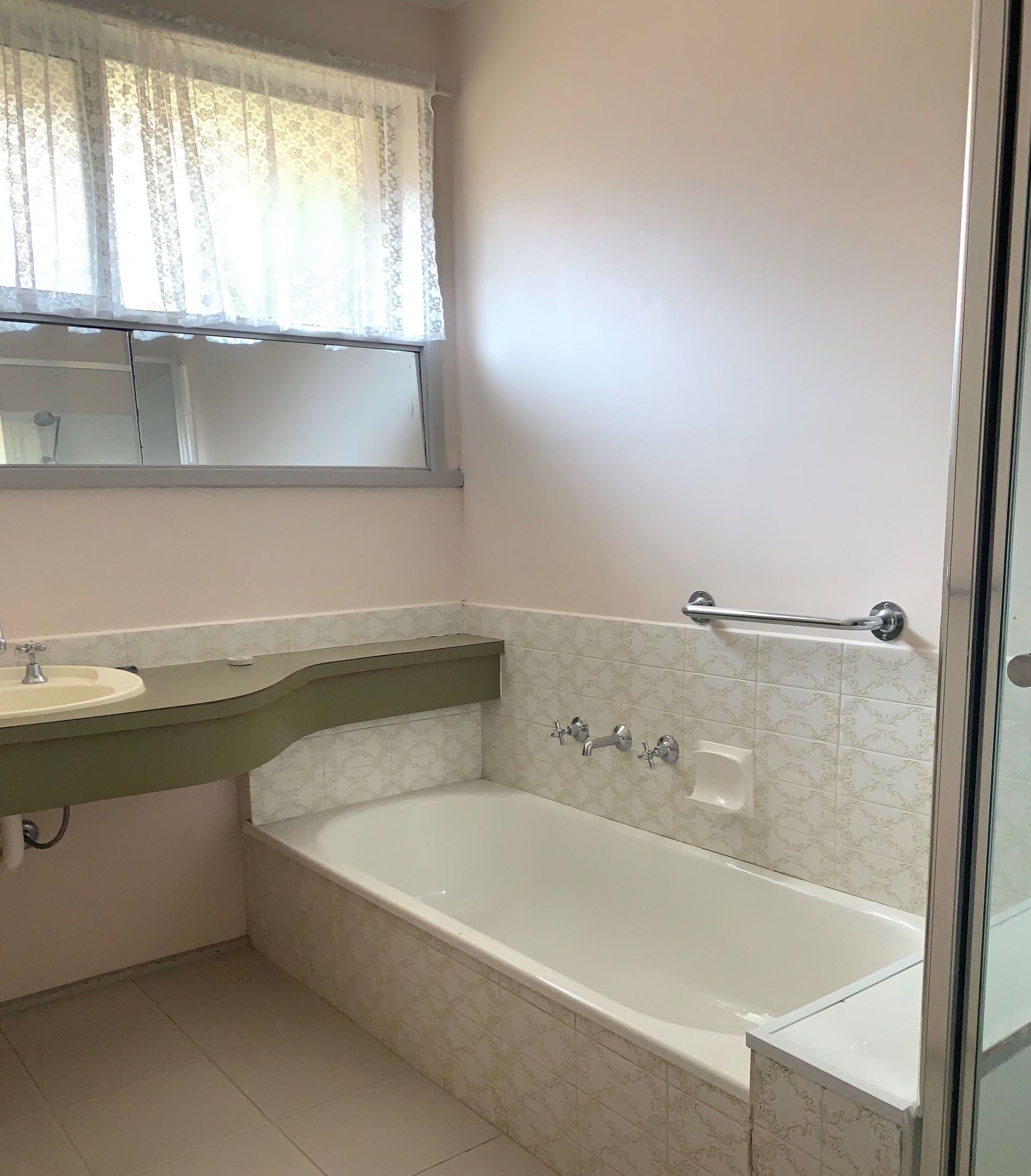 EXCELLENT LOCATION & SUPERB VALUE FOR MONEY!