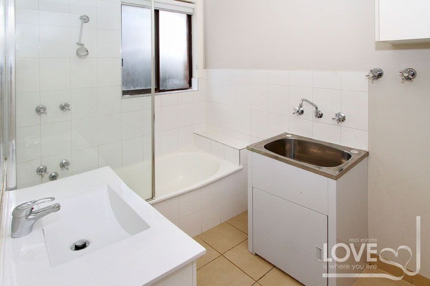 WELL PRESENTED, PERFECTLY LOCATED UNIT