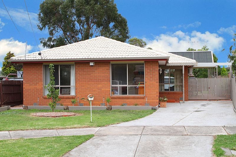 5 Steeple Court, Epping