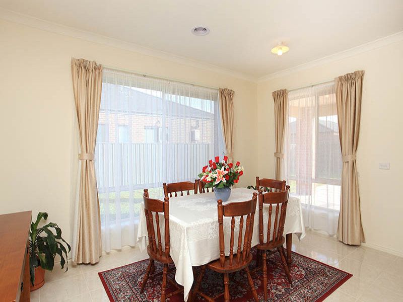 12 Kilburnie Drive MERNDA, Mernda - Thumbnail 6