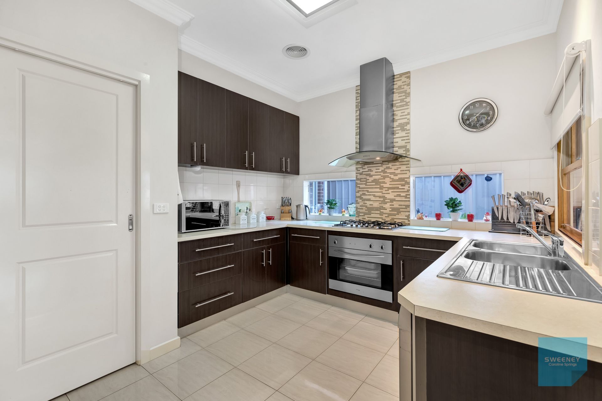 12 Mount Way, Caroline Springs - Thumbnail 3