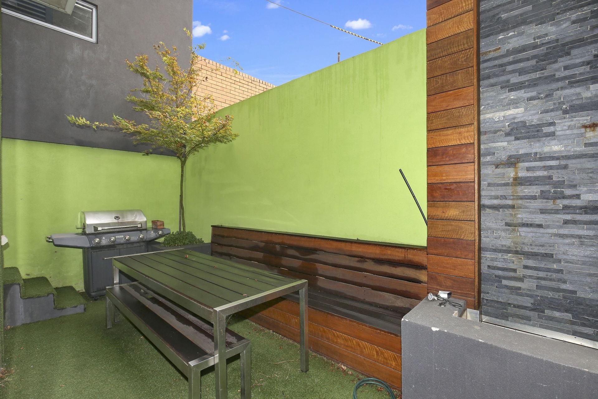 Modern Commercial Office Space in Prime Location