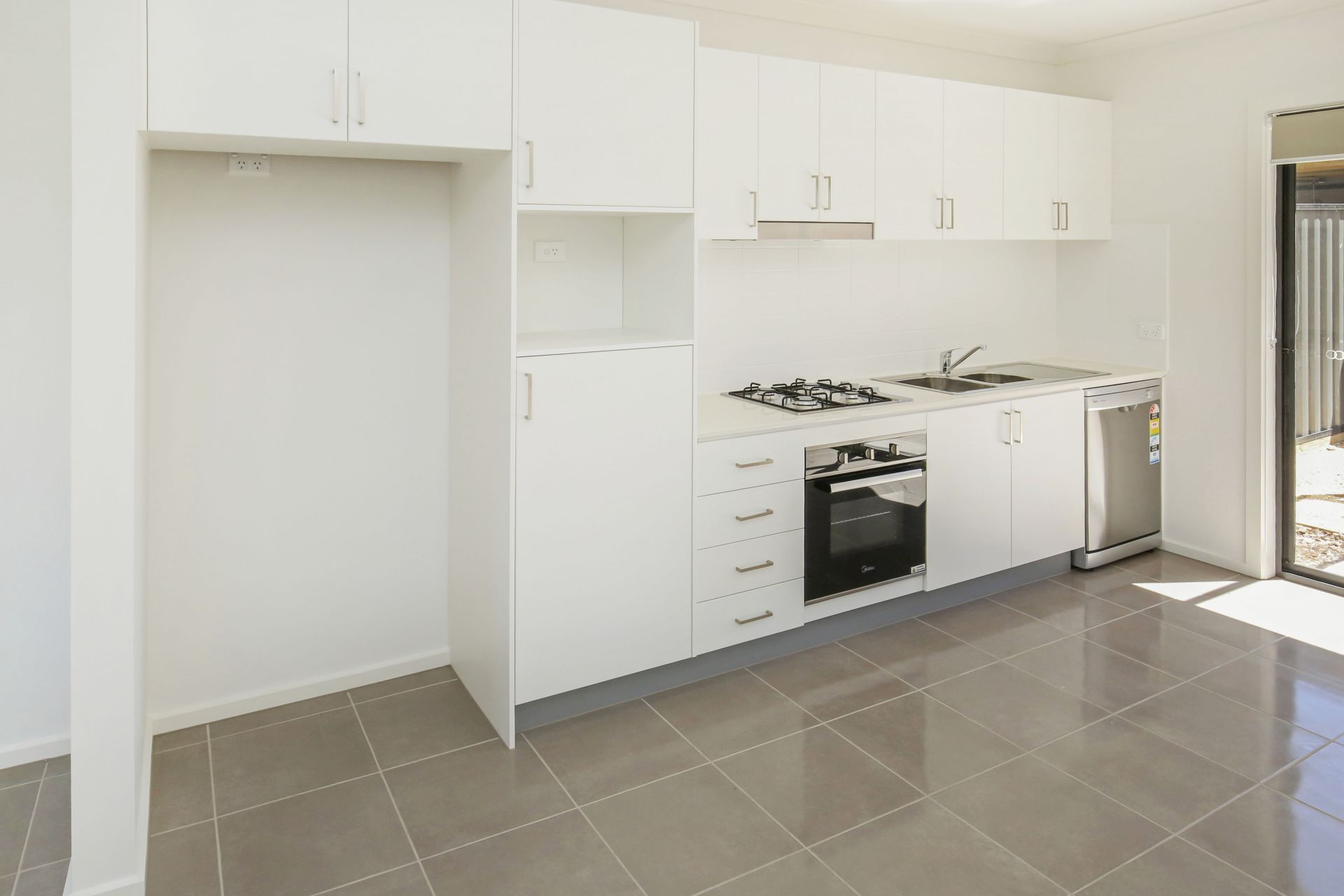 MODERN TOWNHOUSE IN PRIME LOCATION