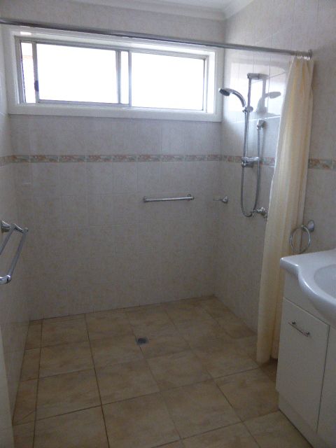 Spacious Unit In Great Location